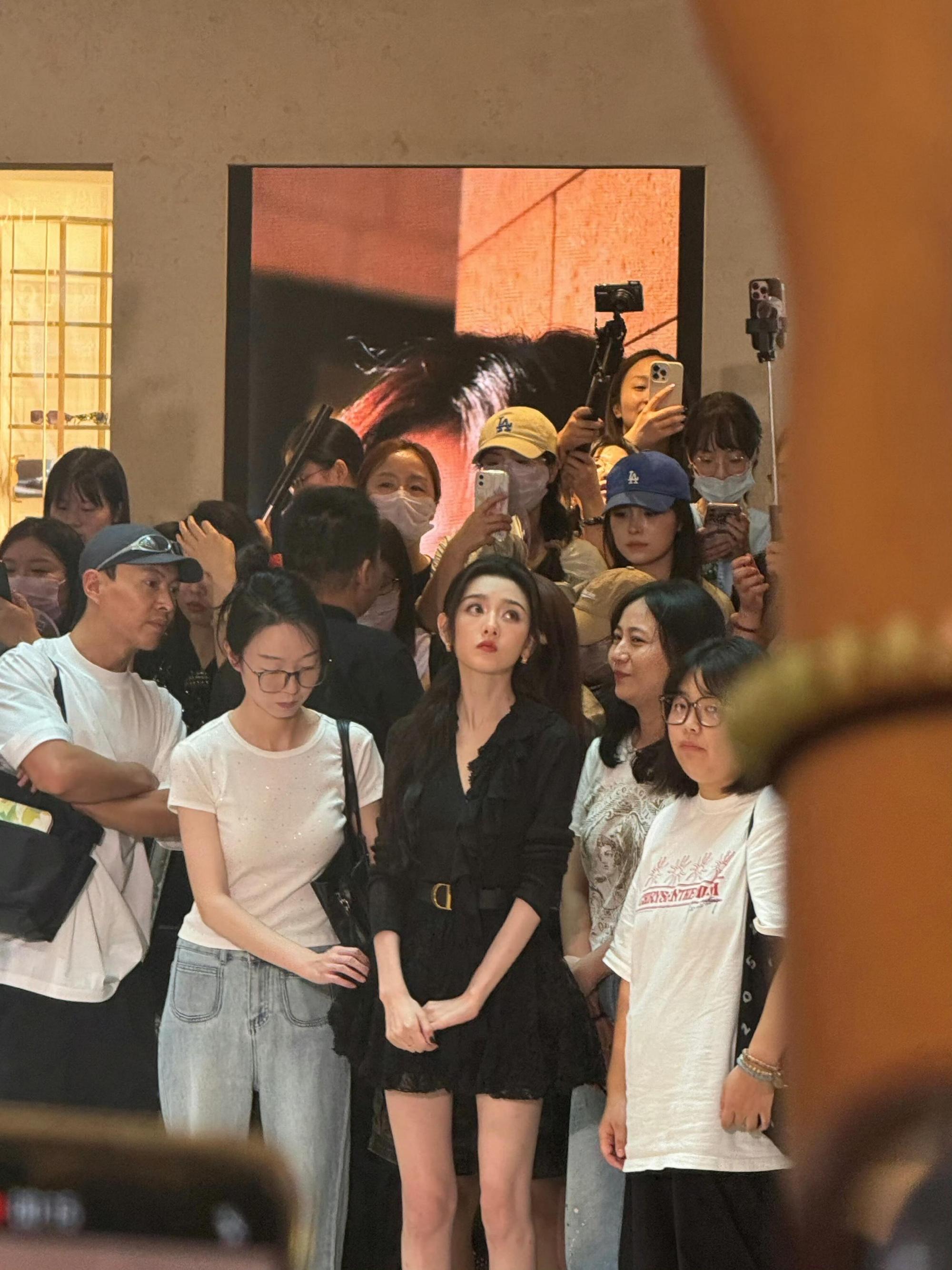 宋祖儿的腿，为何总能惊艳全网？​​​