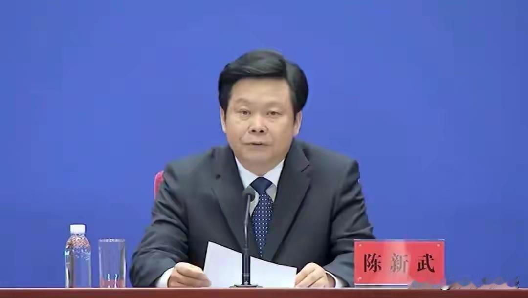 陈新武出任重庆市代市长，仕途巅峰再度刷新，很快跻身正部级，岗位已变，级别更高，是