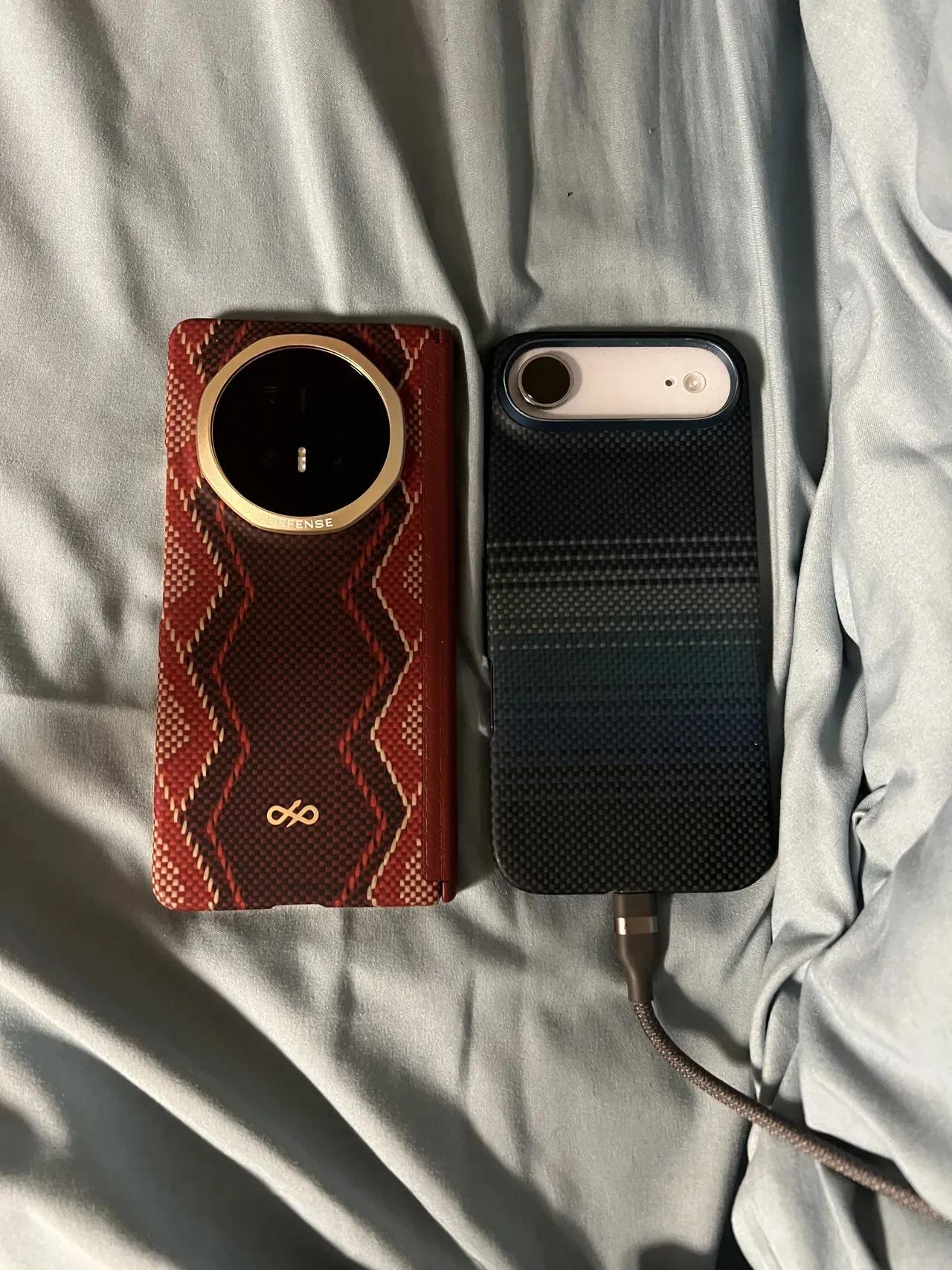 荣耀双持党这才是真铁粉AIR和V6双持，16+512荣耀V6大折叠当主力