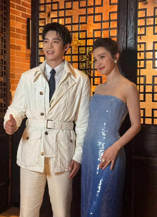 澳门晚宴座位大揭秘:刘涛第三排、胡杏儿靠边，C位大佬究竟是谁?