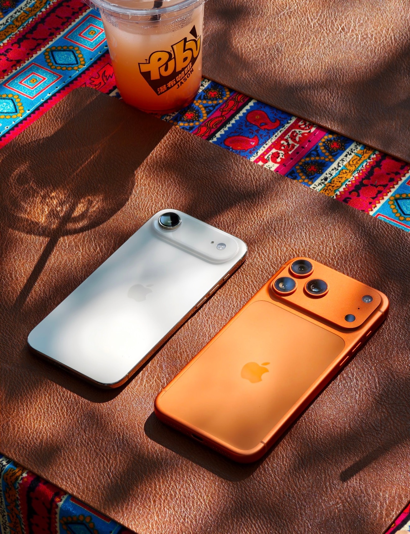 iPhone18折叠苹果折叠也是俩iPhoneAir叠在一起，俩18叠在一起