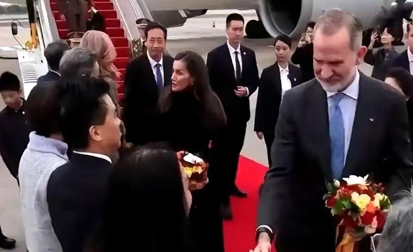 最近欧洲猪肉出口的事儿有点意思——荷兰和丹麦的猪肉刚被咱们海关查了，19.8%的