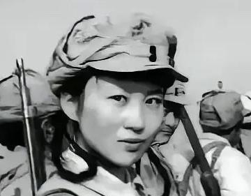 1938年，2名日军闯入王金英家中，看着漂亮的王金英就往她身上扑，不料王金英不躲