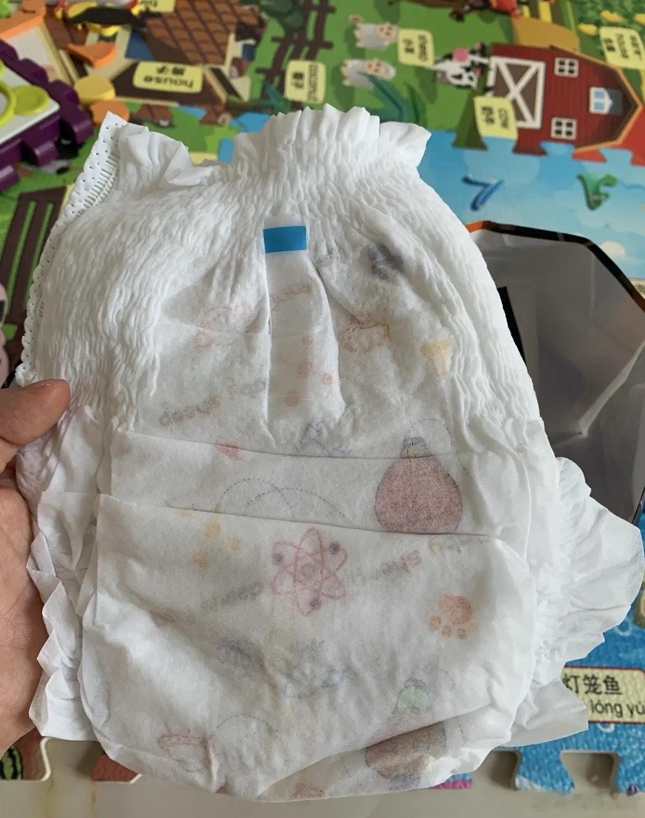 纸尿裤有毒刚才看到新闻，说一批纸尿裤抽检不合格，有的品牌已经下架，心里咯噔一下