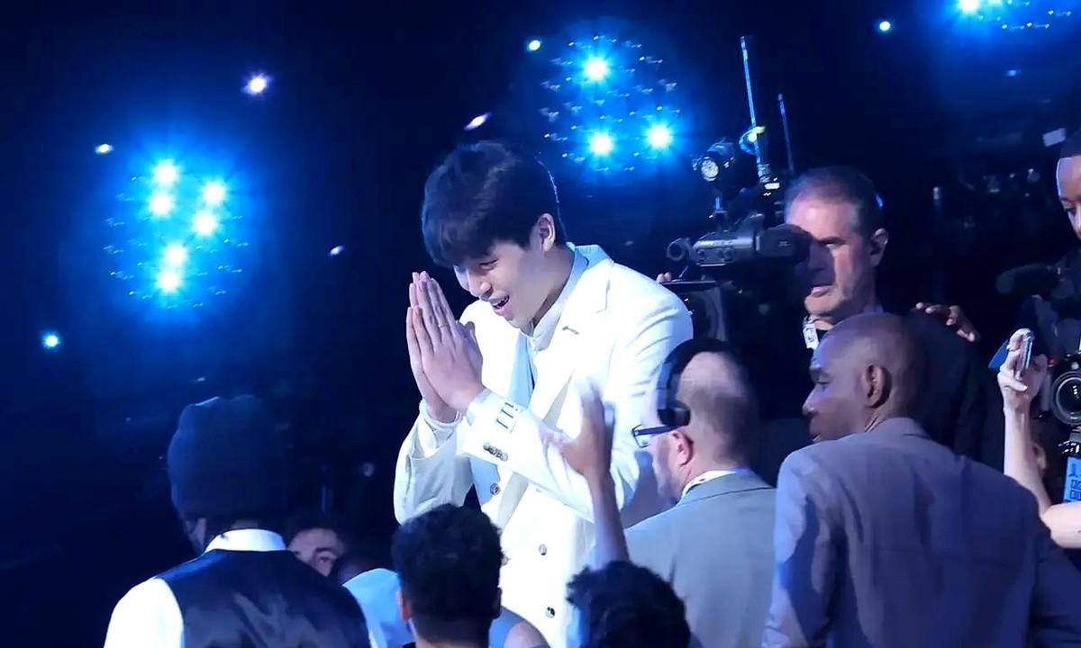 徐昕真的毁在了杜峰的手上！徐昕17年就进入广东宏远青训营，拥有着比杨瀚森更出色