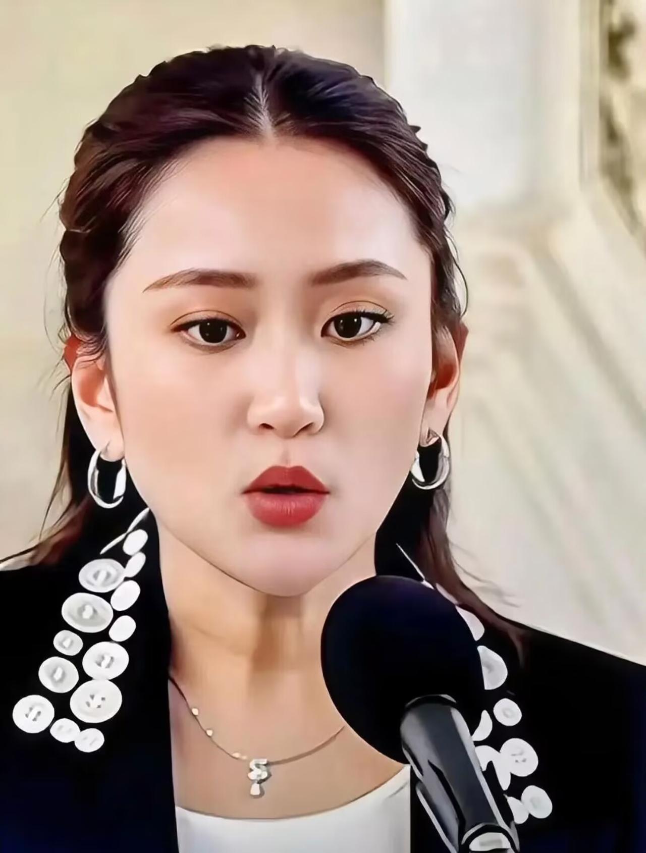 佩通坦怕是没料到，自己刚离任泰国总理，继任者阿努廷就给中国送上了份重磅“国庆礼”