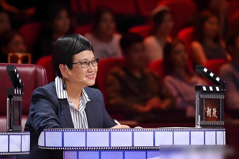 签约当天，张丰毅一个电话，导演胡玫差点当场瘫倒。雍正王朝，这部天花板级的历史剧，