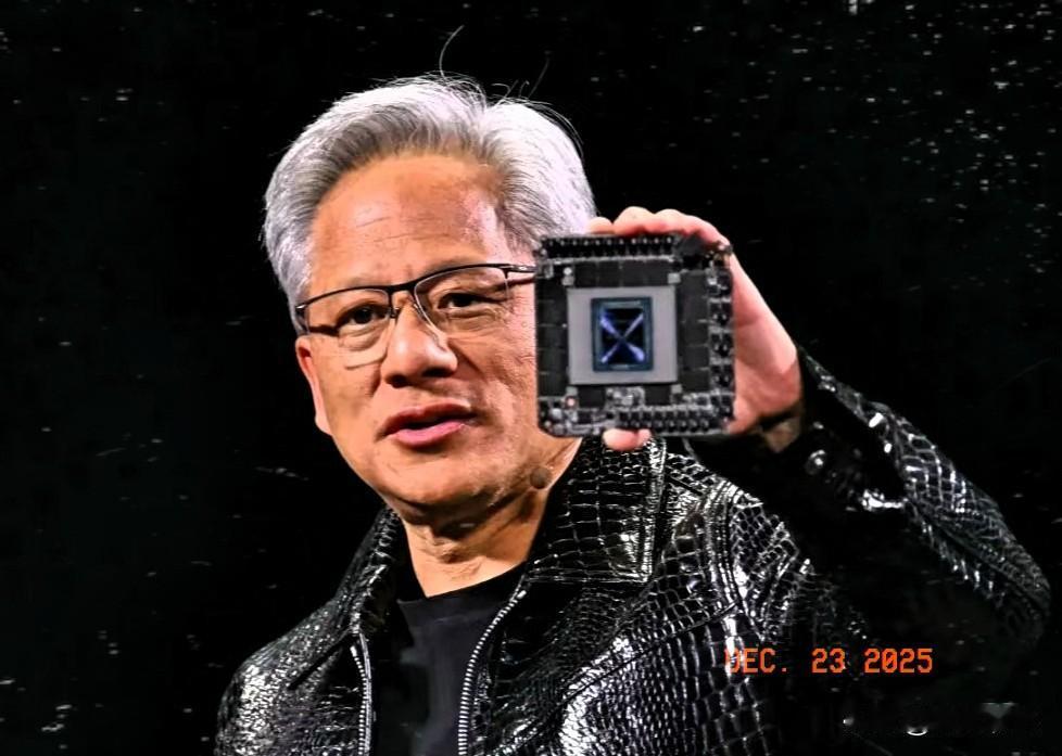 🔥美国自家筑起的高墙小院如今得到反噬，美国已经非常着急，因为芯片已经积压成堆！