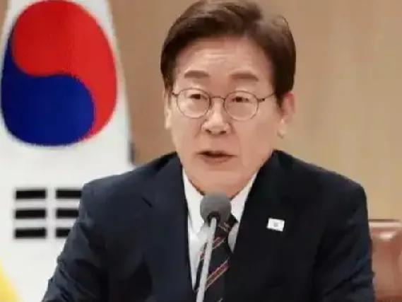 6月23日，韩联社报道:“昨天，韩国总统府发表声明称，李在明决定不出席本周二至周