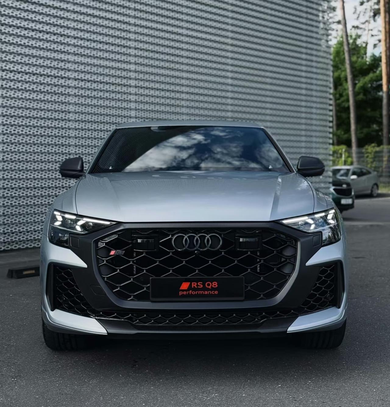 EA825的4.0T双涡轮V8是奥迪RSQ8留给这个时代的性能绝唱！在5米级别