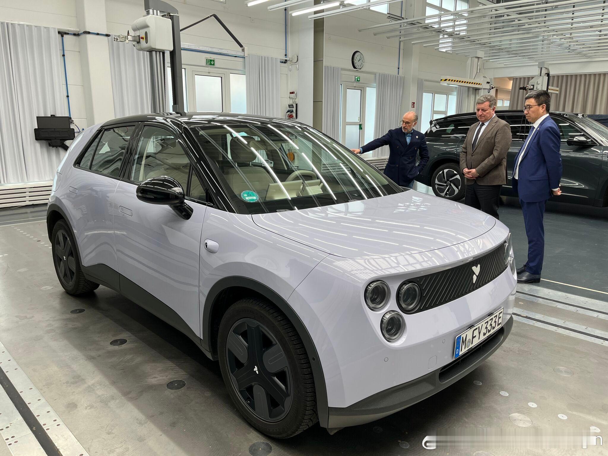 蔚来欧洲上周，德国巴伐利亚州住房、建设与交通部长ChristianBern