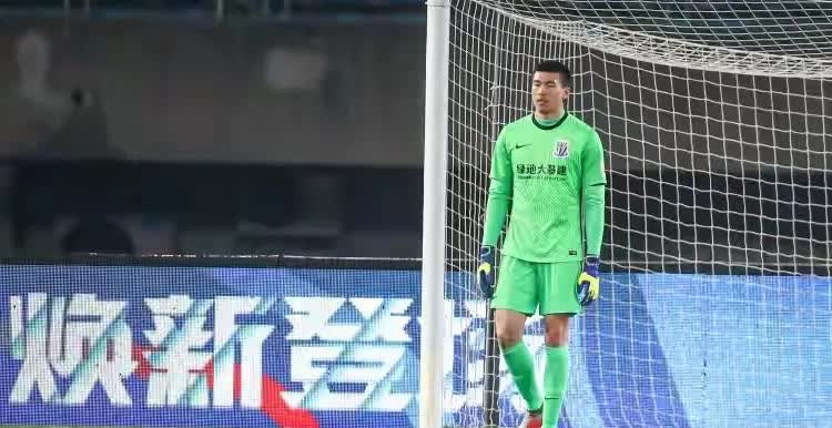 一山难容三虎？马镇、薛庆浩、鲍亚雄，都是高大门将，年龄都在30岁以下，而且都能胜