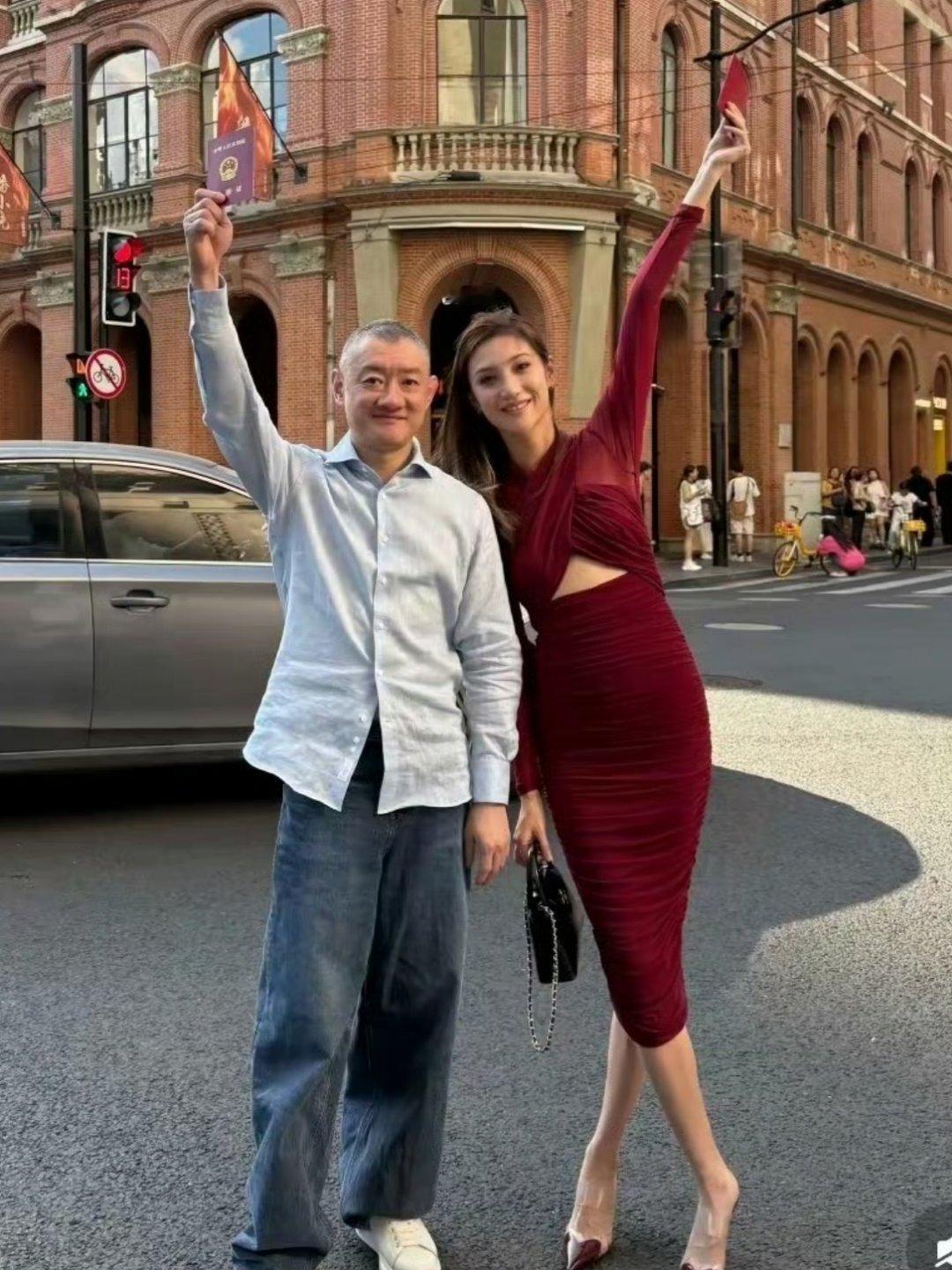 京城四少汪雨结婚七夕节当天，漂亮女时尚博主官宣与京城四少的汪雨领证结婚。据悉，