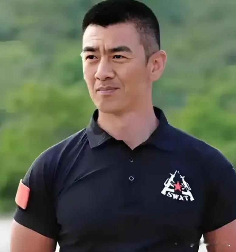 2004年，演员任天野突然接到大11岁继母的电话：“天野，我怀了你爸的宝宝。他却