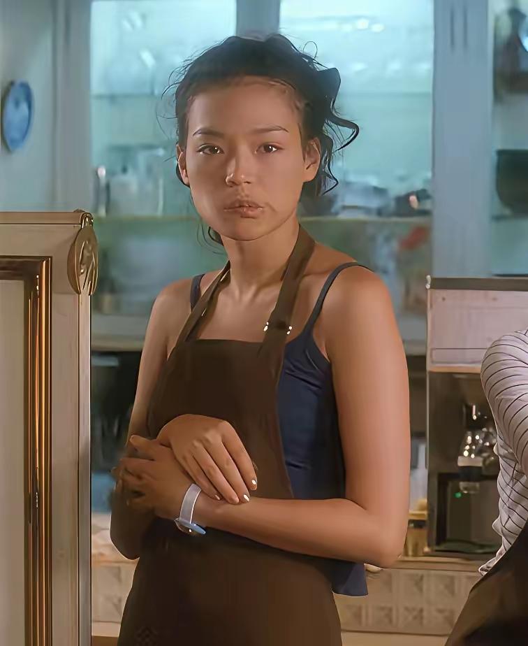 舒淇美吗？这是舒淇刚出道时的照片。或许舒淇的美就是真实不做作，一直做自己，坚持做