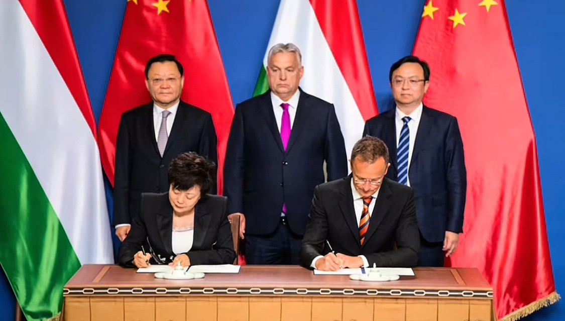 王传福的格局，又把比亚迪带到了一个新高度。不是说销量又一骑绝尘了，而是比亚迪全球