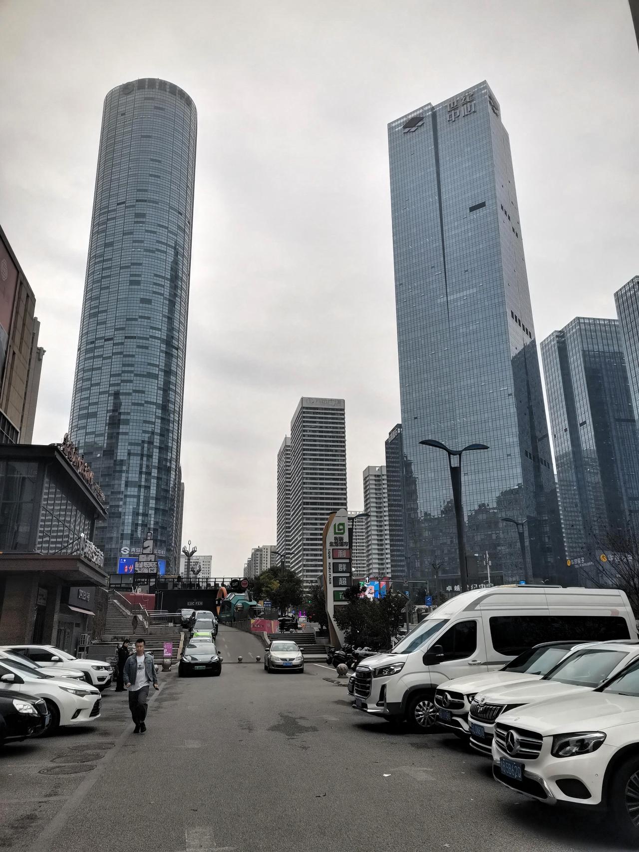 一买就跌也验证了在他身上的体验，买上后就下跌，这让他非常难受，等到6月20日，早