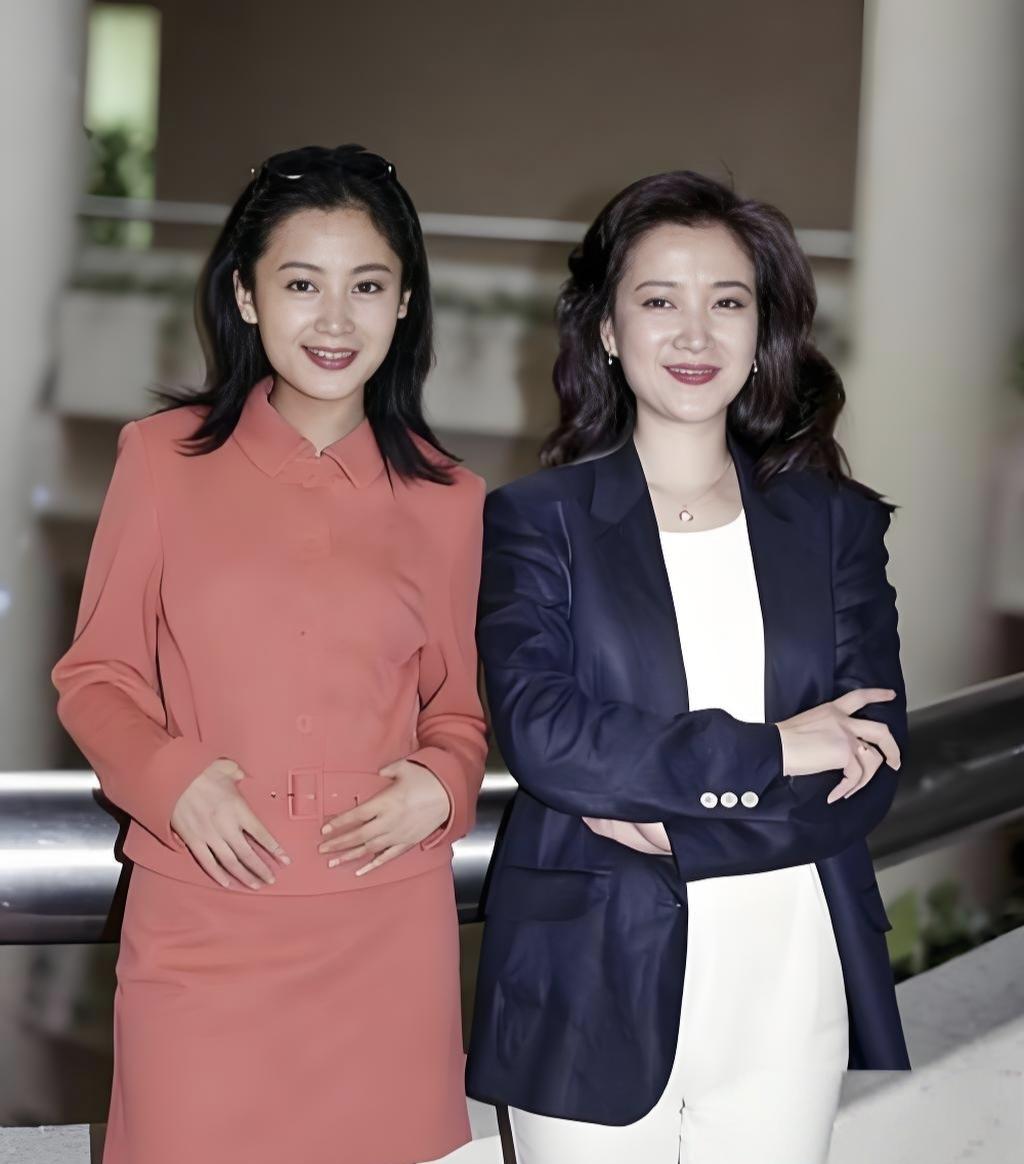 导演王扶林说:“有的女孩子，一出场全场就安静了，七分灵动三分媚，那才是四大美人该
