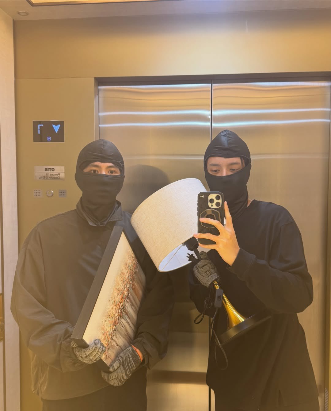 酒店挂画和台灯能值几个钱，真正值钱的👀