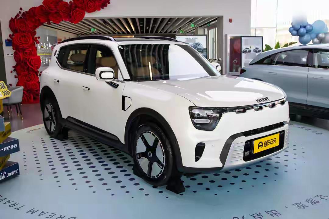 老公作为春运返乡一族，最怕续航和燃油费，而20万内的中型插混SUVsmart精