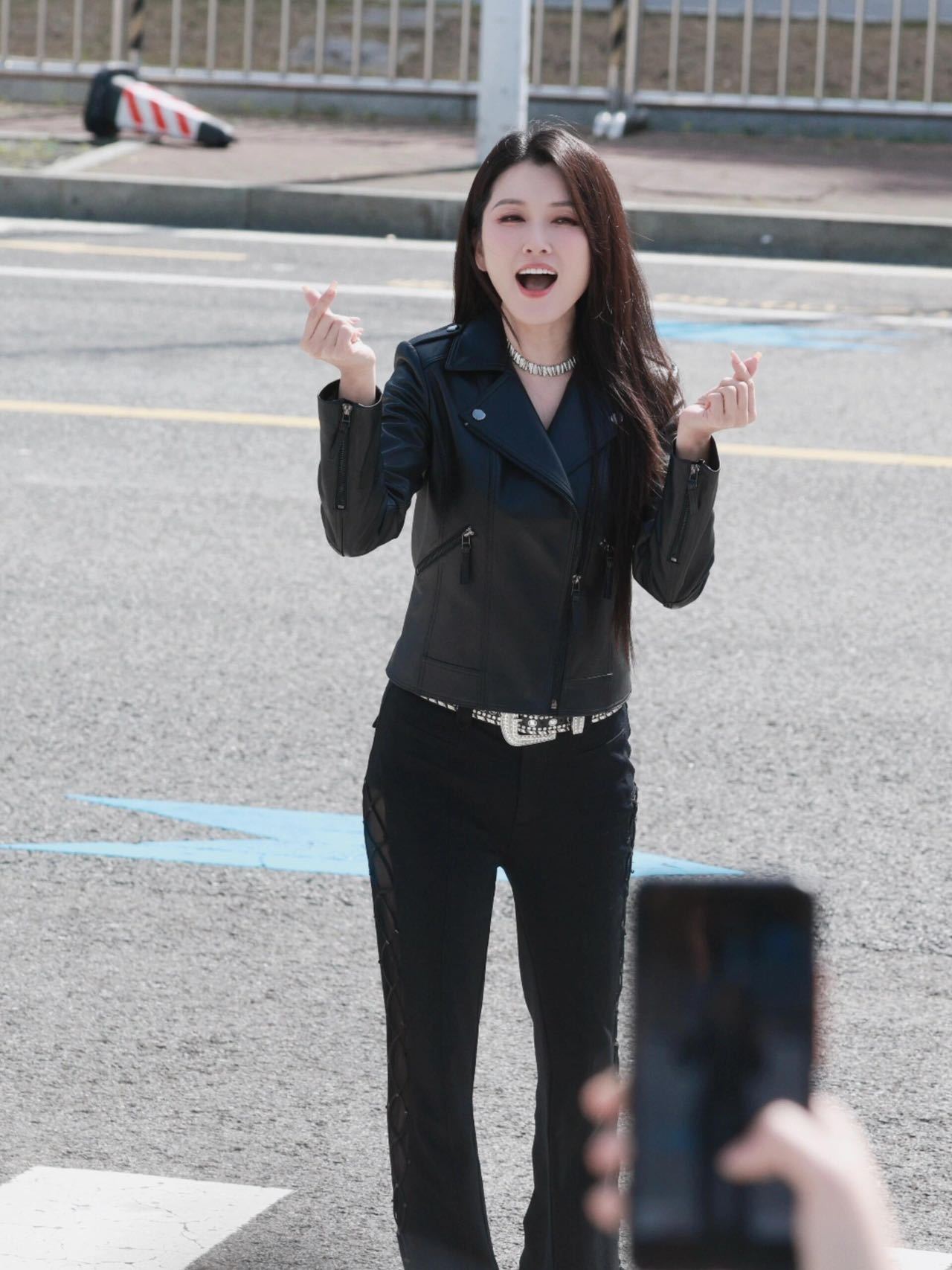 徐洁儿黑马徐洁儿的高音真的杀疯了！穿透力超强又稳又炸，全开麦舞台毫无压力，实力直