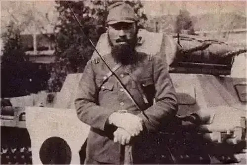 1939年，日本大佐为了取乐，举枪打死八名中国士兵，紧接着，他又瞄准第九人，对副