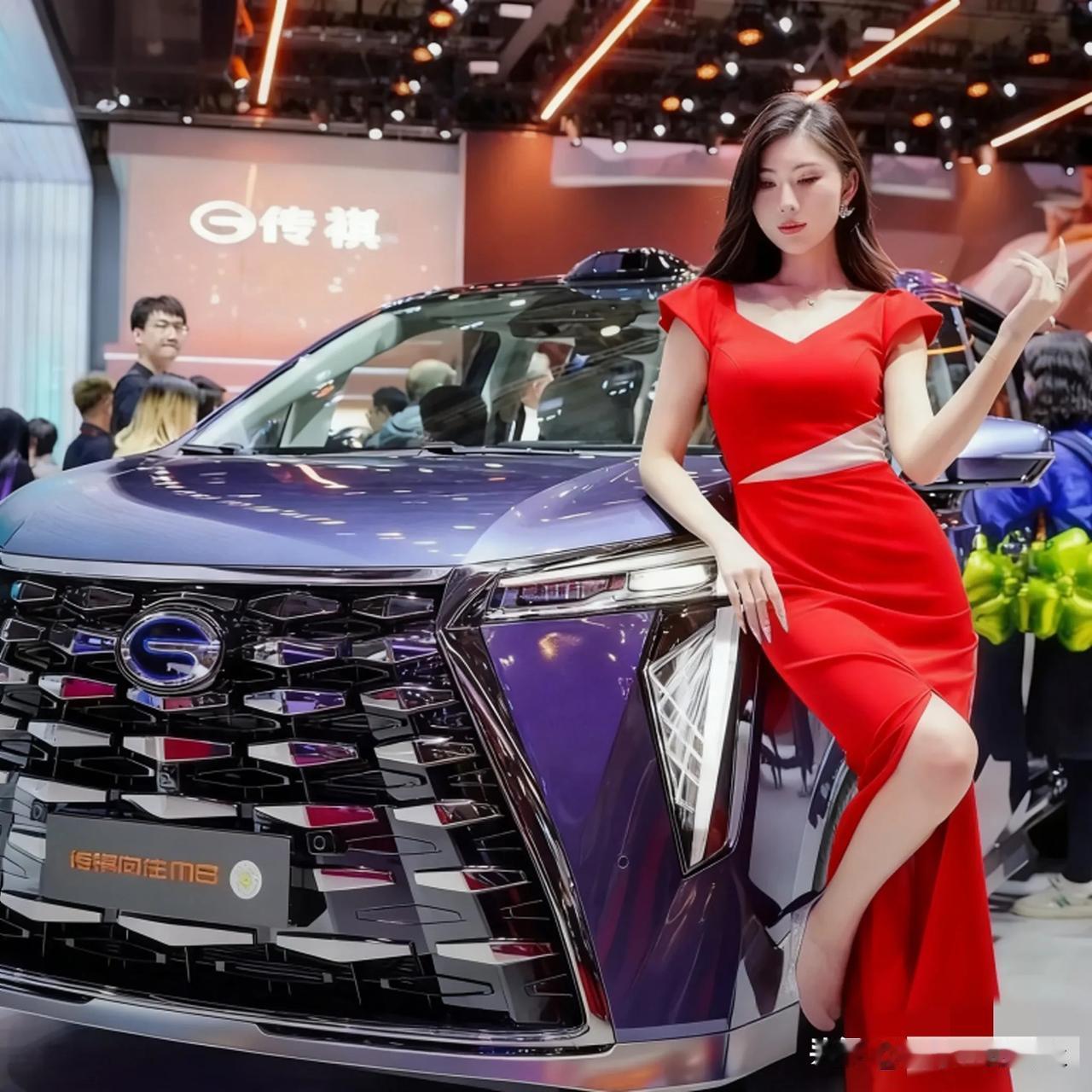 “太飘了”！表哥月入3800元敢买25万的车，被全家骂得狗血淋头，都一致认为是异