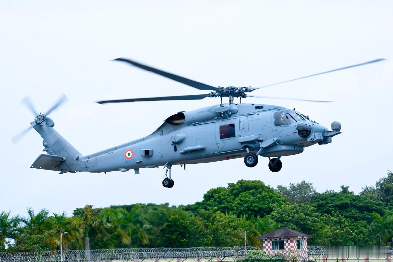 印度海军航空兵第二个美制MH-60R“海鹰”直升机中队NAS第335“鱼鹰”中