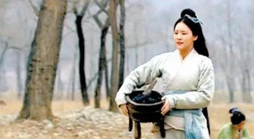 明朝，有一屠户30多岁了，都还没娶上媳妇，就找道士看姻缘。道士告诉他：“李村的李