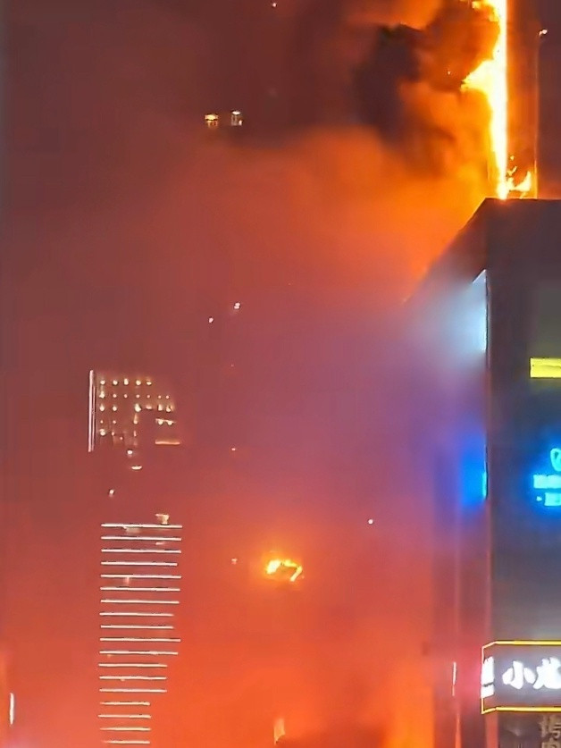 太原火灾我的天，这火真大，看到伤亡数据了，希望受伤的早日康复