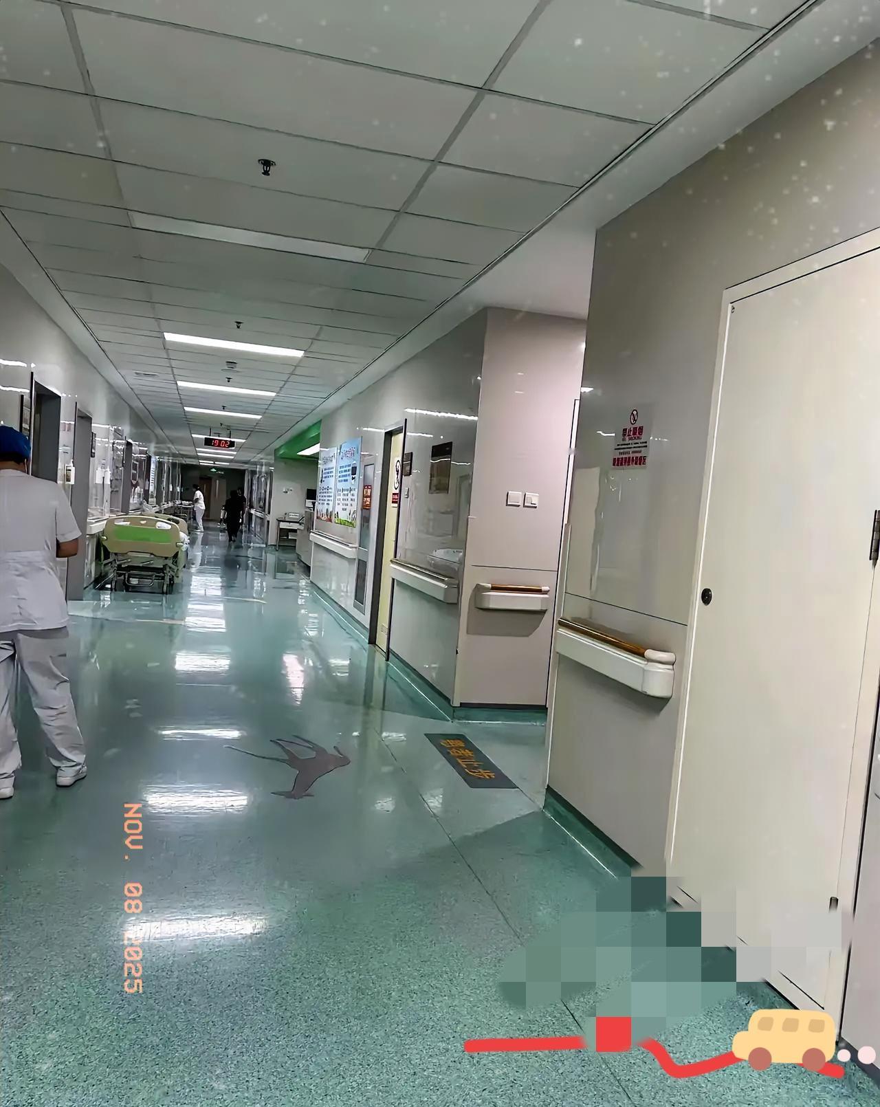 太揪心了！昨天去医院探望生孩子的表妹，看到一位产妇的遭遇真让人心里发酸。和表妹