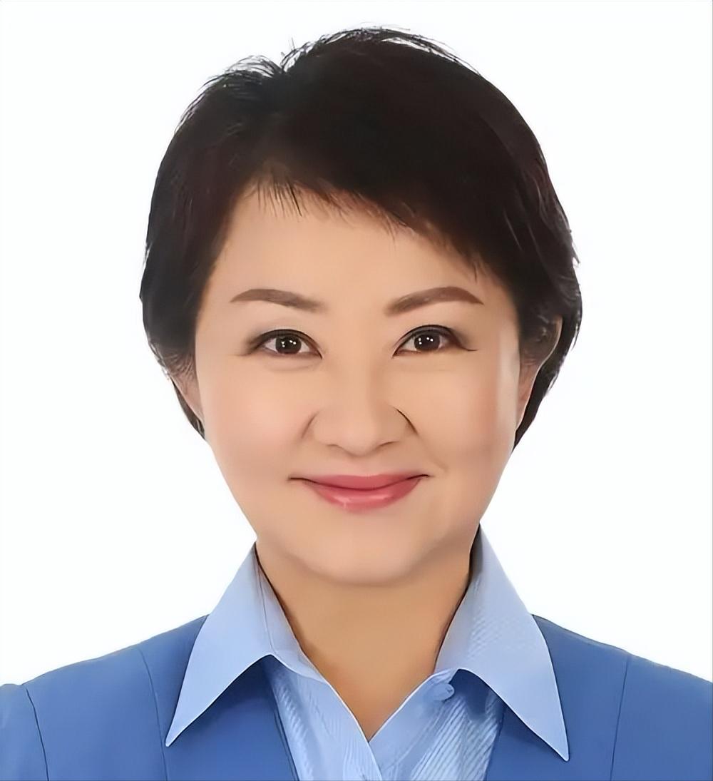 就在刚刚，台中市长卢秀燕发表声明，7月30日，针对蒋万安公开表态，支持“