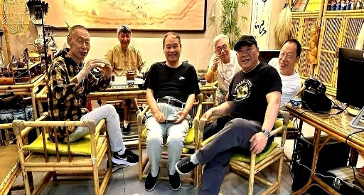 天津相声界老炮儿齐聚谦祥益！赵伟洲75岁精神矍铄，高家兄弟同框太难得！说起师