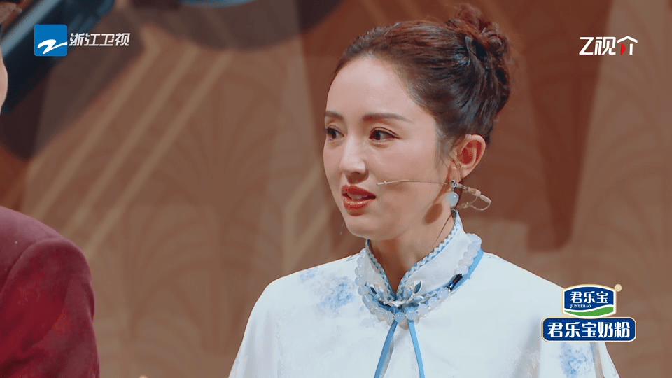 家人们快笑不活了！董璇被问用三个词形容老公张维伊，想都没想就甩“烦人、难看、幼稚
