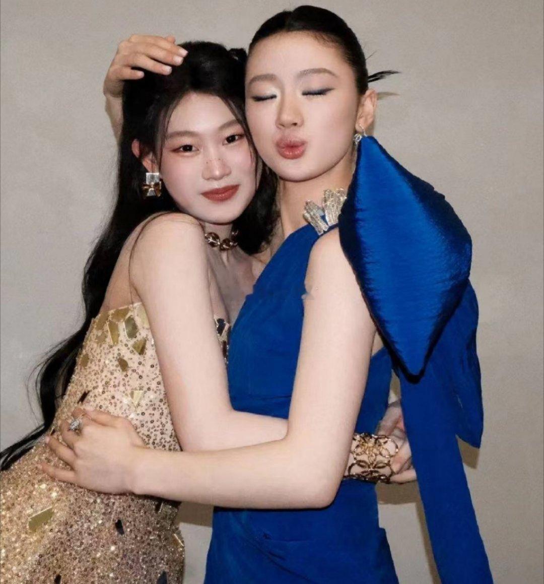 以后再也不说沈佳润长得一般了