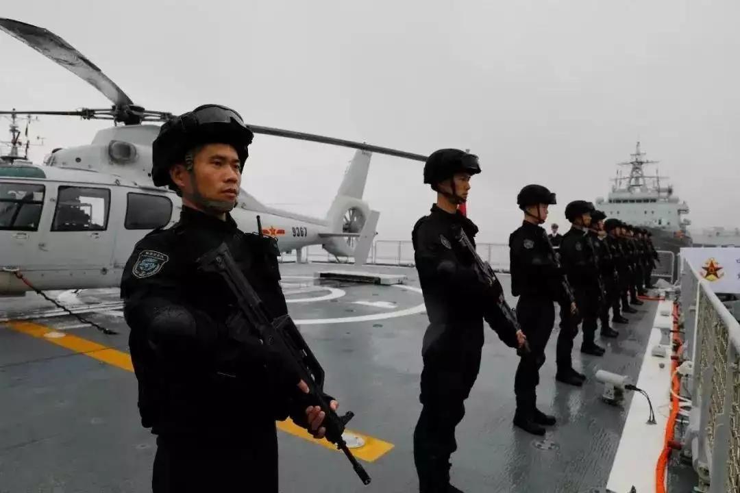 *6月30日清晨9点20分，南部战区的官方消息弹出来了：解放军在黄岩岛的领海和领