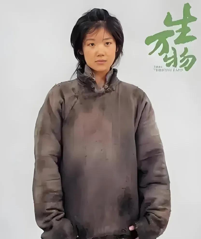 大家搞懂了么，《生万物》里那个汉奸翻译官是谁啊？为啥看着这个人的眼神躲躲闪闪