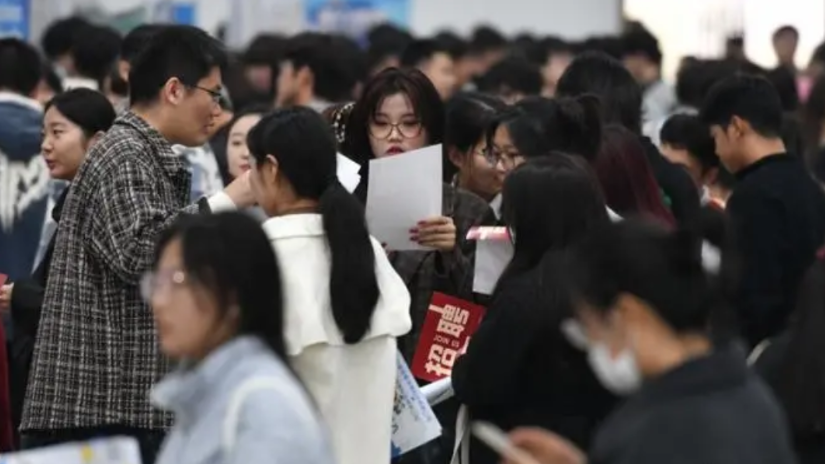 俄媒感叹：中国年轻人追捧了半个世纪的出国留学，现在不香了！中国很高兴：年轻人都