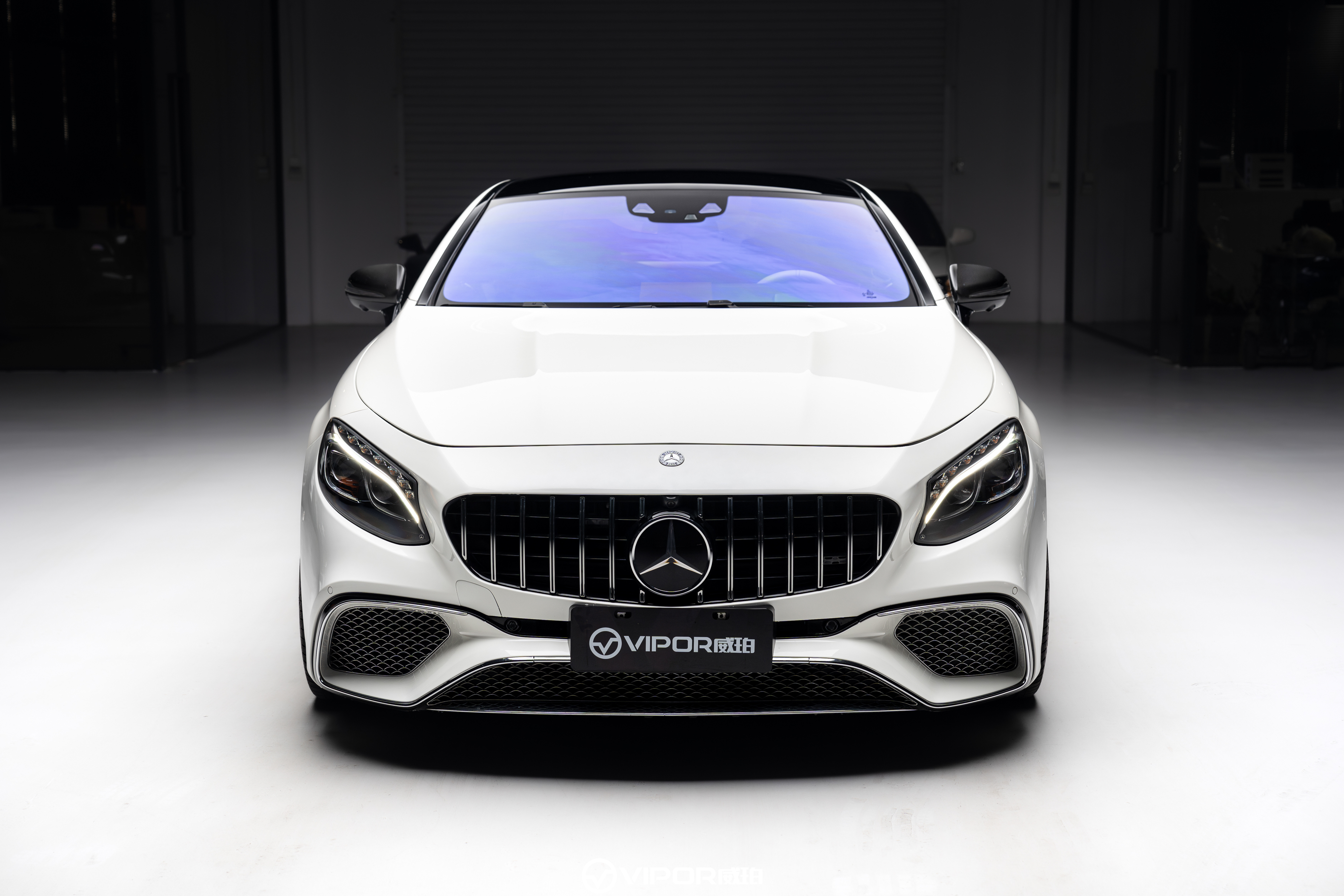 最美奔驰S63Coupe，升级新款包围龙鳞尾灯。