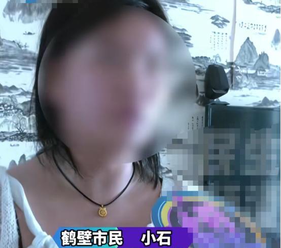 “这是我爸用命换来的钱，凭什么在姑父手里？”在镜头前，年轻女孩愤怒地质问着。就