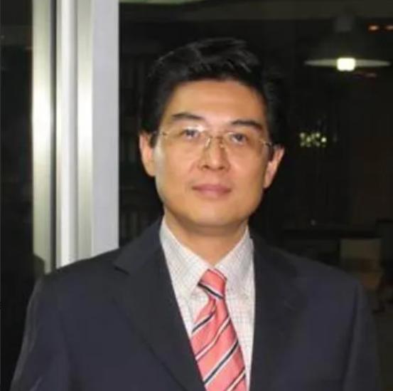 1976年，毛主席病逝后，北京一中学生哭着跑到班主任办公室：“老师，我外公去世