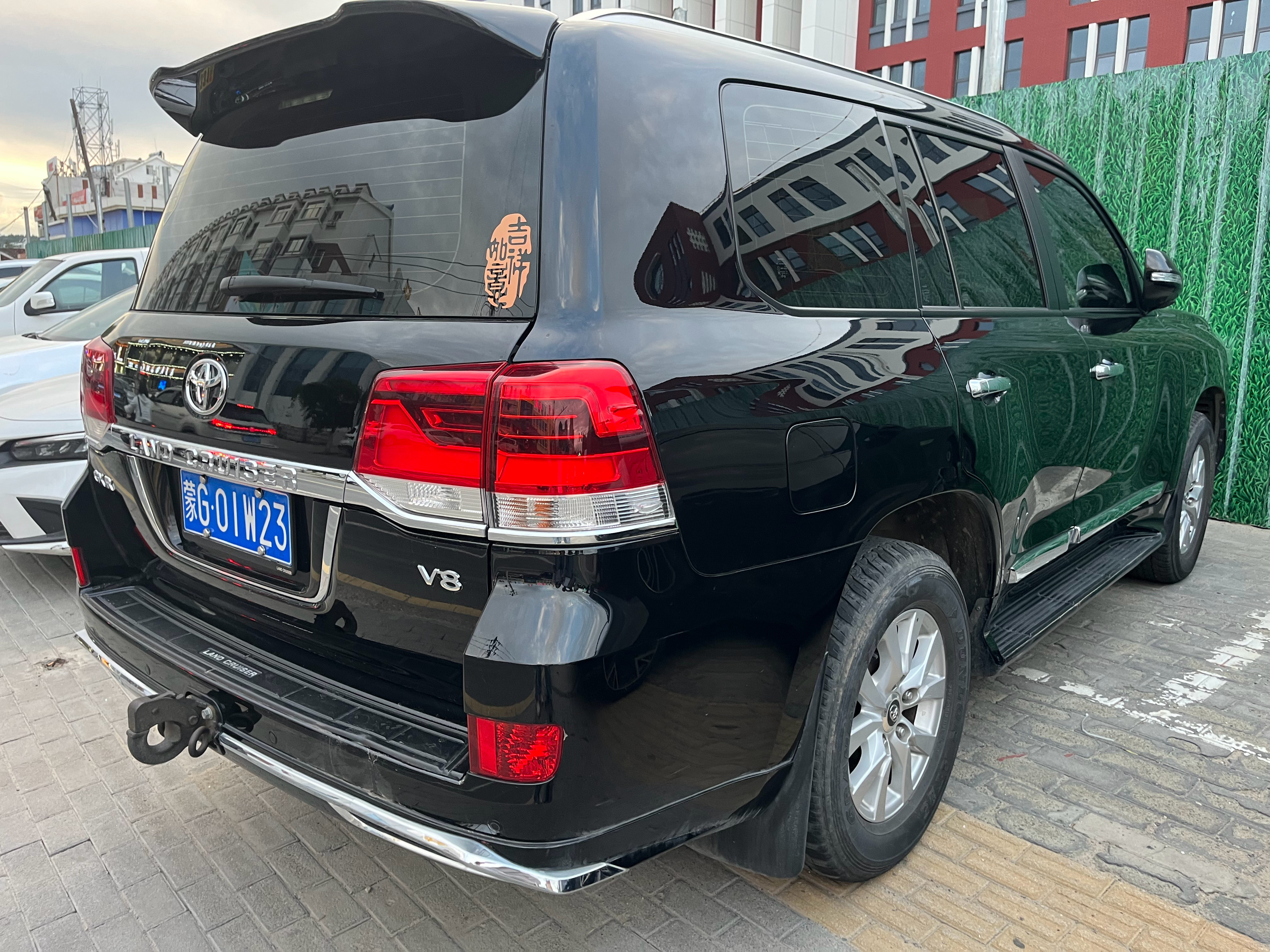 这边人太喜欢霸道陆巡了，满大街全是yz77聊车​​​