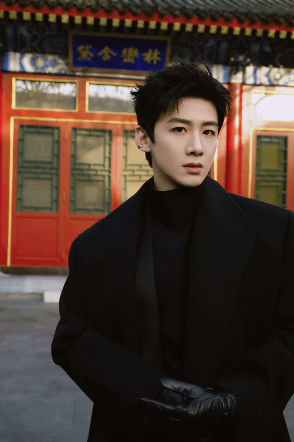 白敬亭漫步颐和园白敬亭漫步颐和园​​​