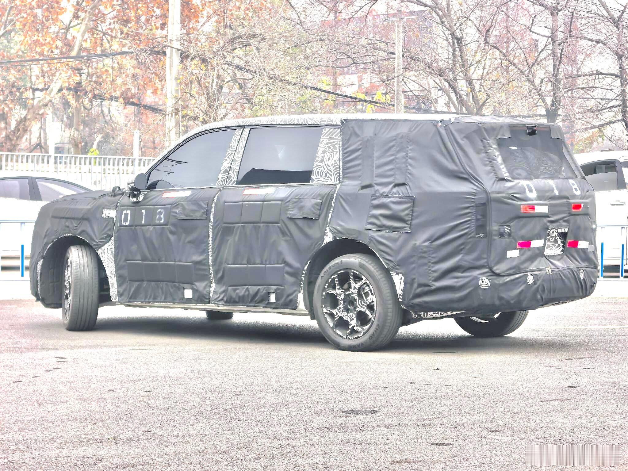 看图猜前悬架，小米昆仑增程的前悬架貌似挺特别的