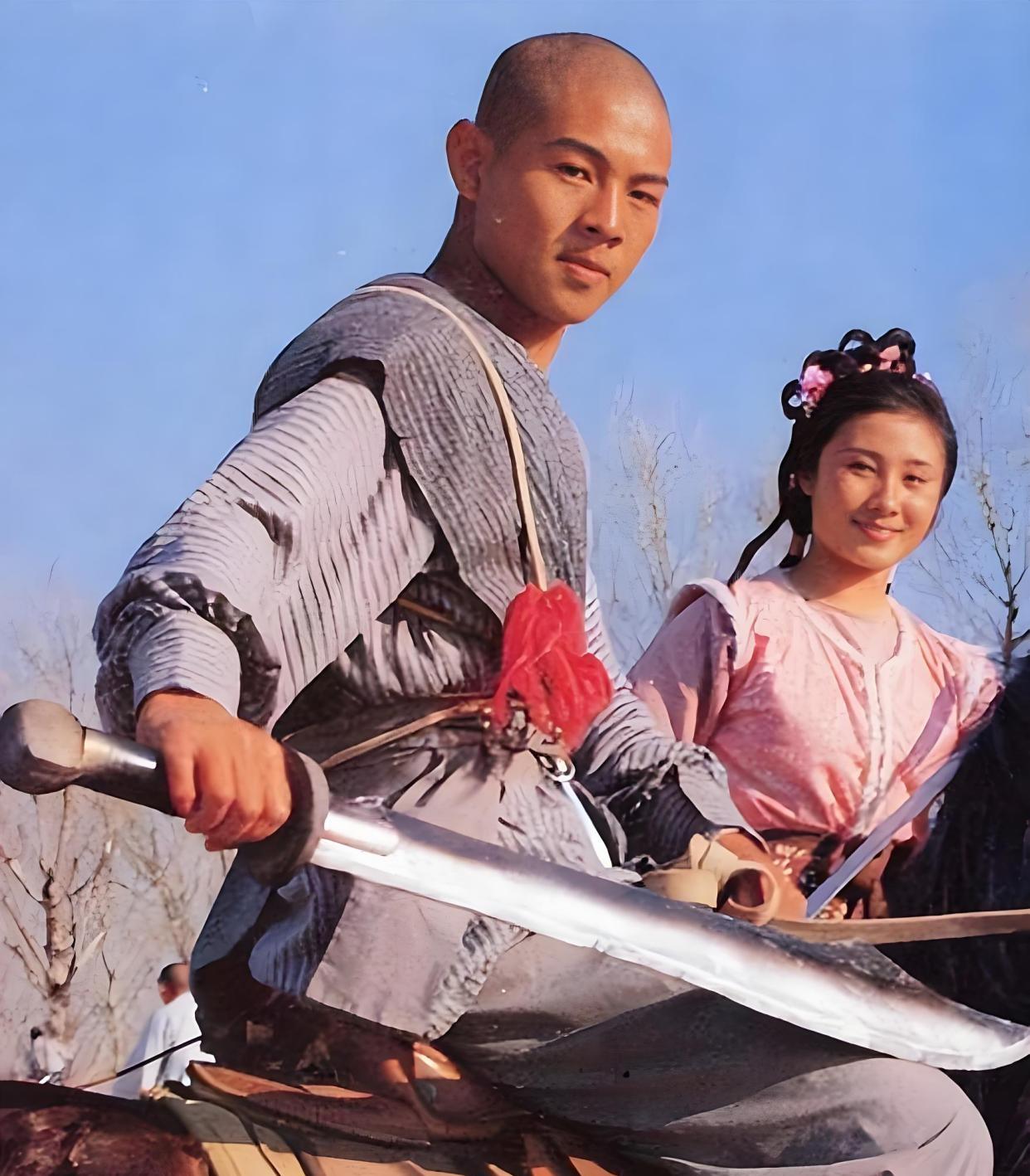 当年“牧羊女”是否对李连杰动过心？看过电影《少林寺》的许多观众都暗自思忖，多么般
