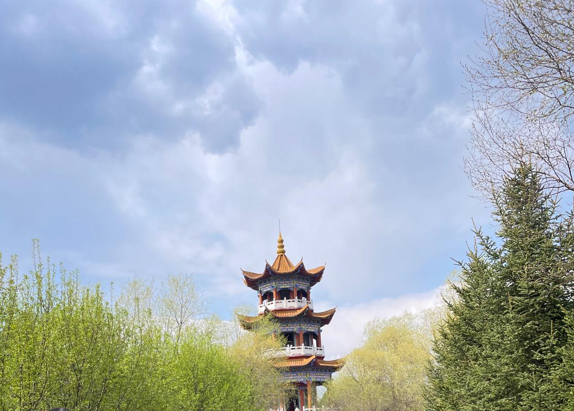 一年存个八九万块钱这个友友说一个普通家庭，一年存个八九万我反复看了好几遍，我