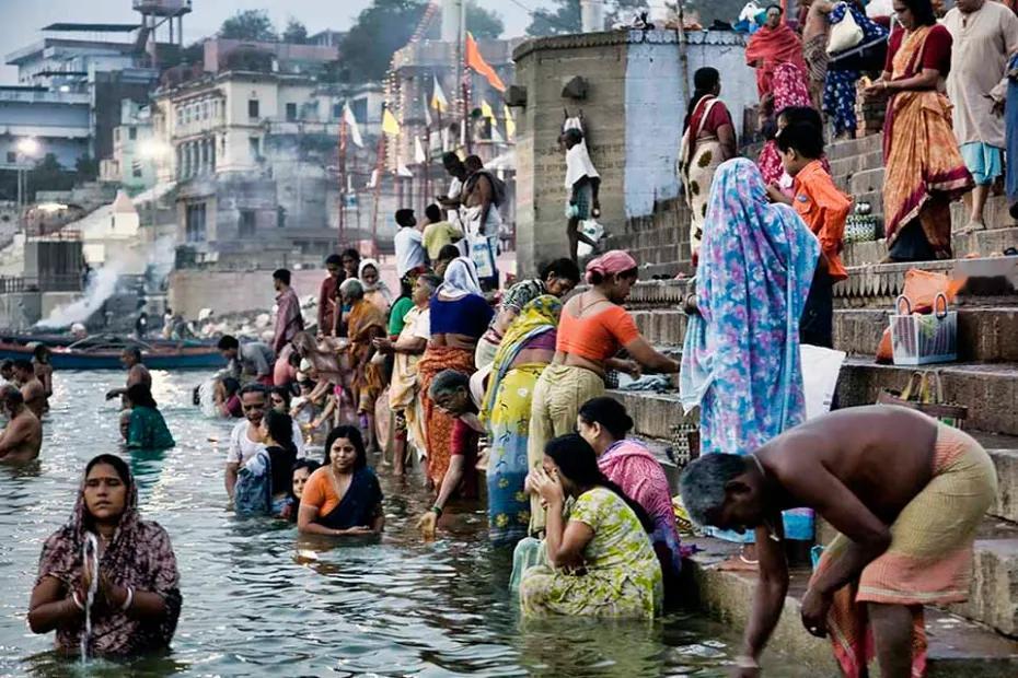 印度政府估计，印度已经超越日本，成为世界第四大经济体，并希望在三年内超越德国，然