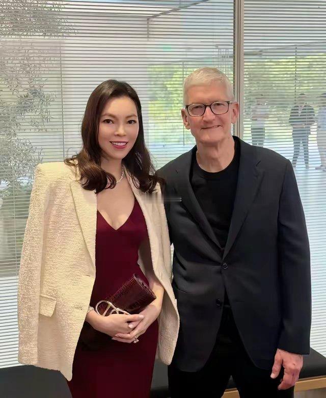 曾馨莹面相看起来也没有很有福气与富贵，为什么可以高嫁？​​​