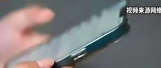 5月15日，江苏苏州一女子突然收到20多条含有验证码的短信，她以为是别人的信息发
