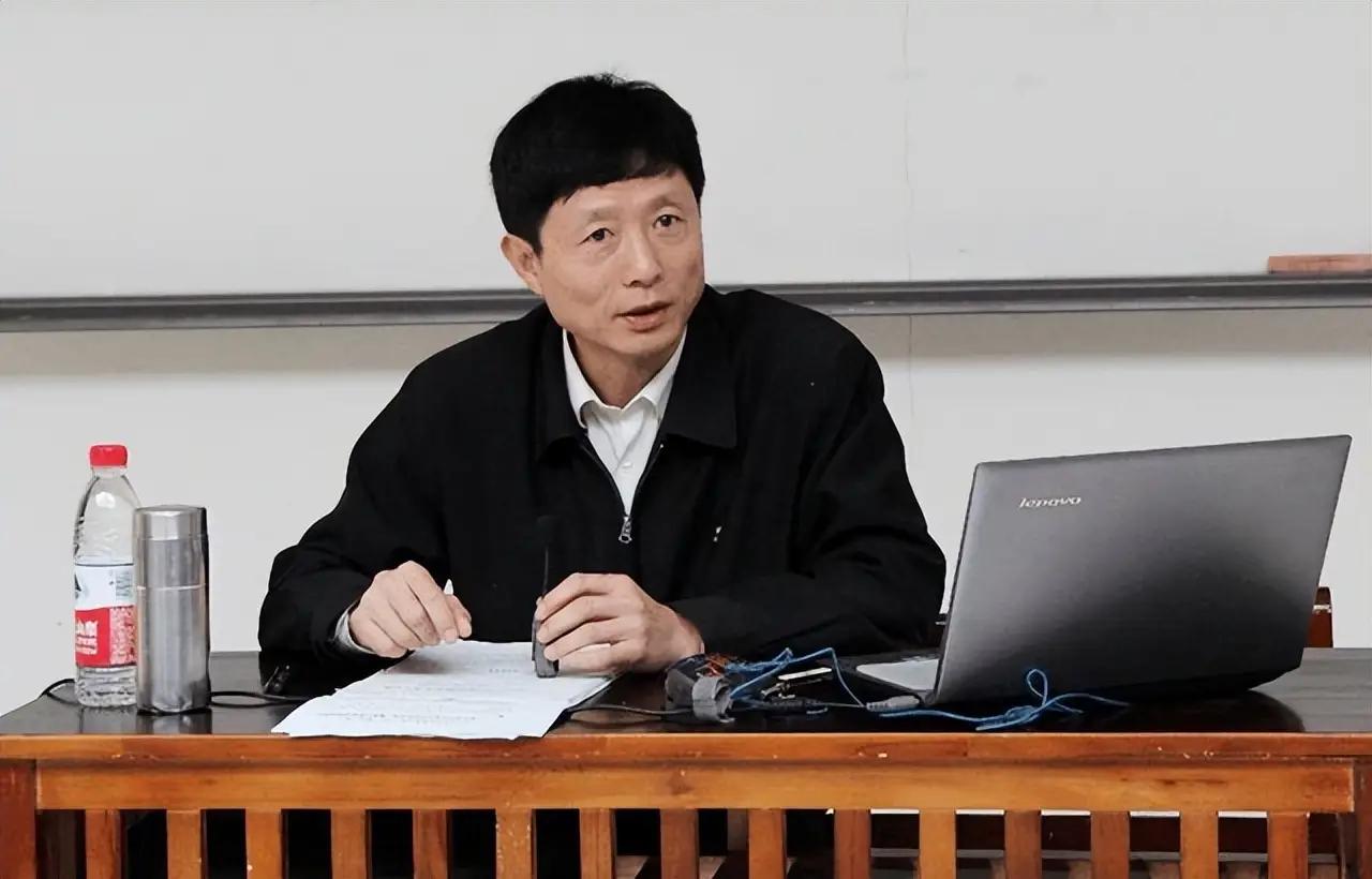 15年前，艾跃进教授曾预言，美国打击中东国家的顺序是：阿富汗-伊拉克-利比亚-叙